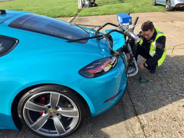 H Κομισιόν απορρίπτει αίτημα αναβολής για τις αυστηρότερες εκπομπές ρύπων