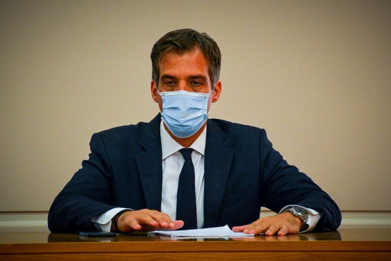 Τι απαντούν Αρκουμανέας – Χαρδαλιάς για το σύστημα καταγραφής κρουσμάτων