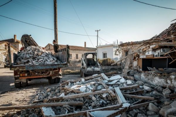 Σεισμός στη Σάμο : Σήμερα το τελευταίο αντίο στα δύο παιδιά