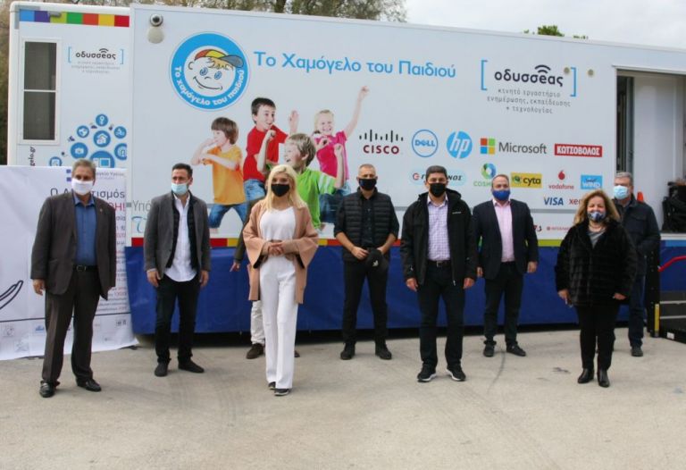 Δήμος Πειραιά: Ο Γιάννης Μώραλης στην εθελοντική αιμοδοσία στο ΣΕΦ