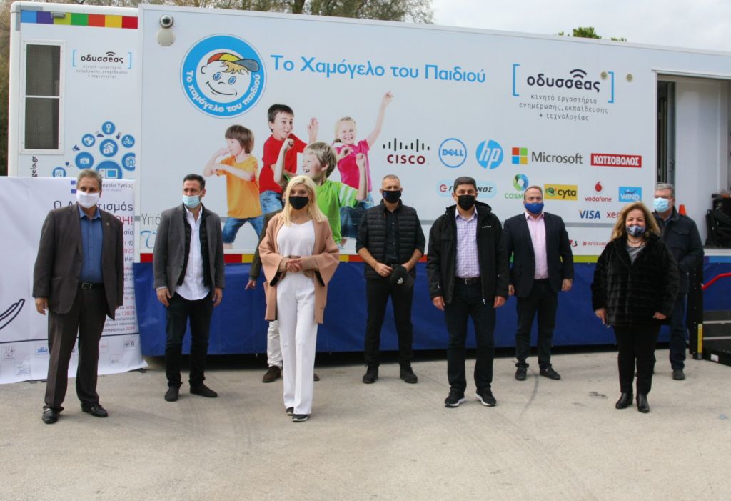 Δήμος Πειραιά: Ο Γιάννης Μώραλης στην εθελοντική αιμοδοσία στο ΣΕΦ