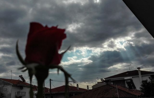 Καιρός : Νεφώσεις και ισχυροί άνεμοι – Σε ποιες περιοχές θα βρέξει