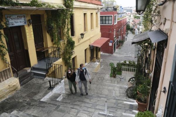 Κοροναϊός : Ανοιχτό το ενδεχόμενο για γενικό lockdown στη χώρα