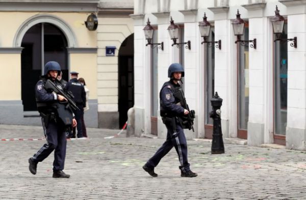 Τρομοκρατική επίθεση στη Βιέννη : Το προφίλ του δράστη – Σε κρίσιμη κατάσταση 7 τραυματίες