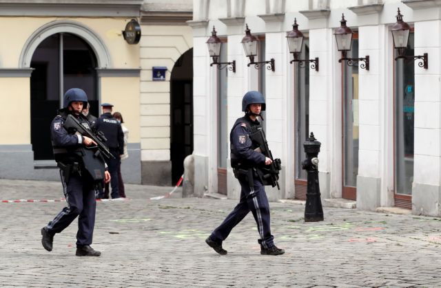 Τρομοκρατική επίθεση στη Βιέννη : Το προφίλ του δράστη - Σε κρίσιμη κατάσταση 7 τραυματίες