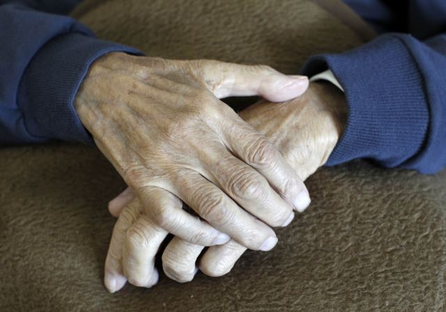 Κοροναϊός : Συγκλονίζει η είδηση για ζευγάρι ηλικιωμένων στο Βόλο - «Έφυγαν» από τη ζωή με μια μέρα διαφορά