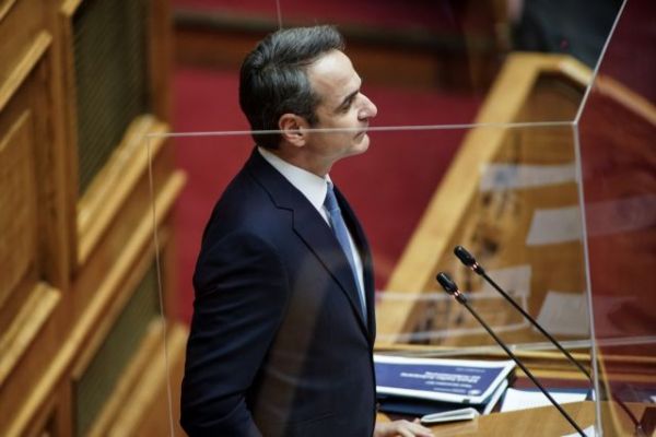 Η πρώτη στάση του Μητσοτάκη όταν έφτασε στη Βουλή