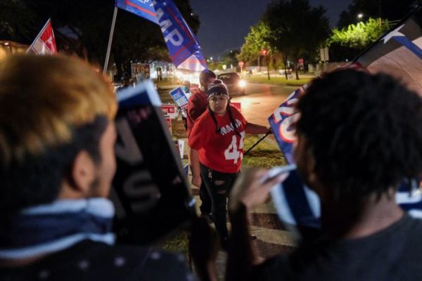 Εκλογές ΗΠΑ : Αμφίρροπη αναμέτρηση – Φόβοι για κοινωνικές αναταραχές