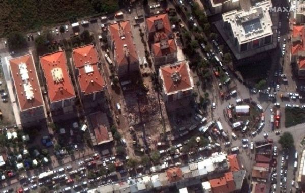Σμύρνη : Στους 113 οι νεκροί από τον φονικό σεισμό