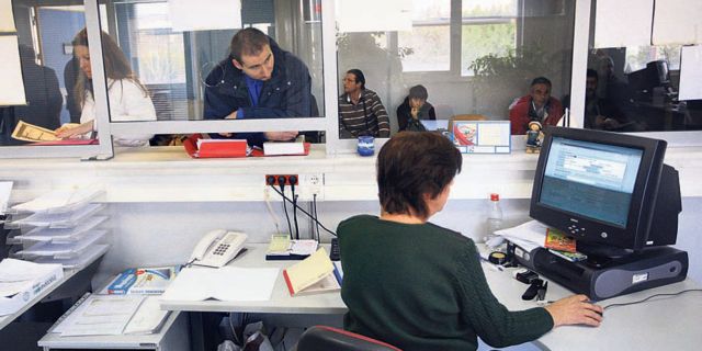 Εφορίες: Αλλάζει από σήμερα το ωράριο