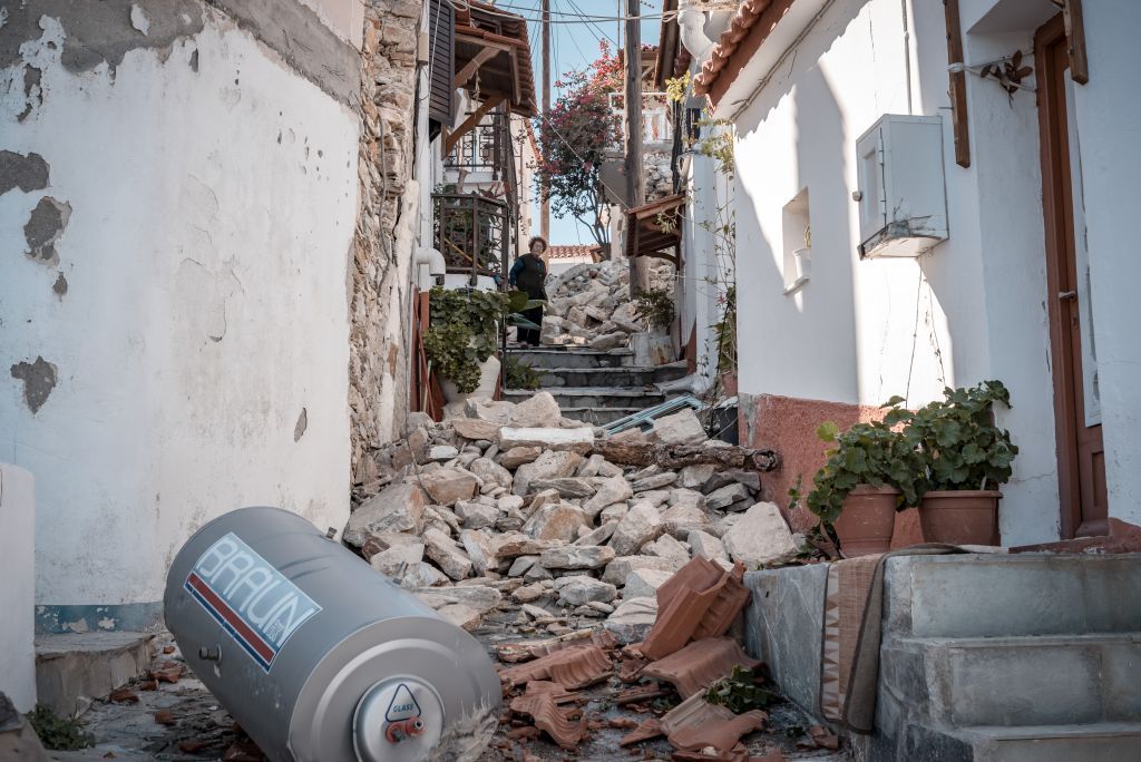 Σεισμός : Ραγίζει καρδιές η μητέρα της 15χρονης που έχασε τη ζωή της στη Σάμο