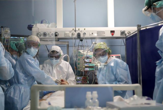 Κοροναϊός - Ισπανία : Την άμεση παραίτηση του επιδημιολόγου της κυβέρνησης ζητούν οι γιατροί