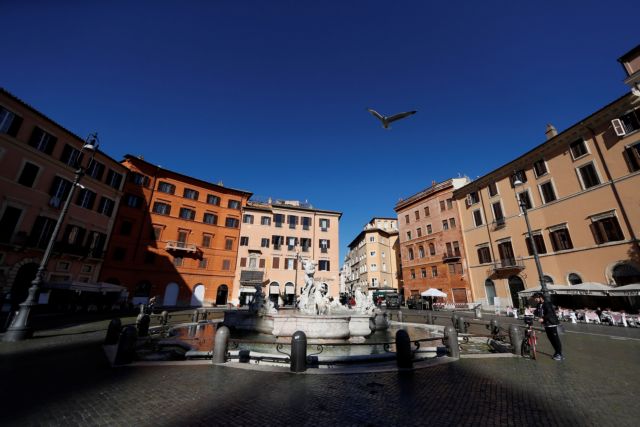 Κοροναϊός – Ιταλία : Χρειάζεται ευρωπαϊκός συντονισμός για τα Χριστούγεννα, λέει ο Κόντε