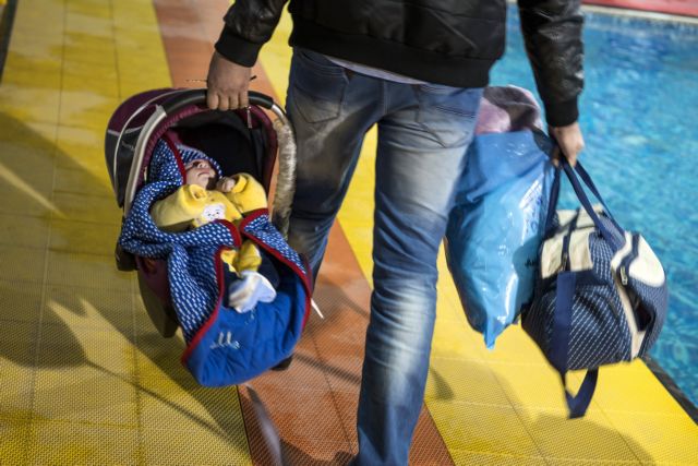 Έρευνα : Διακρίσεις στην ανατροφή και επιμέλεια των παιδιών βιώνουν 3 στους 4 πατέρες