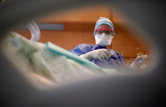 Γαλλία : Εκρηξη κρουσμάτων – Πλησιάζουν τα 2 εκατομμύρια