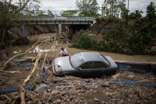 Φιλιππίνες : Τουλάχιστον 16 νεκροί από τον τυφώνα Γκόνι