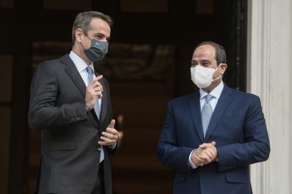 Σε εξέλιξη η συνάντηση Μητσοτάκη – Σίσι