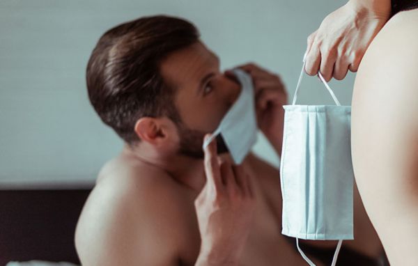 Κοροναϊός : Έρευνα δείχνει πως ο εγκλεισμός «εκτόξευσε» την βιομηχανία ταινιών ενηλίκων