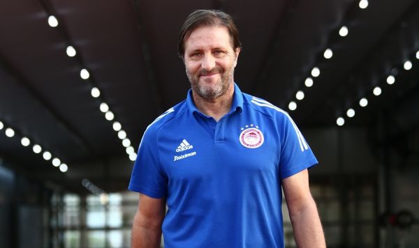 Ολυμπιακός : Δεν υπάρχει θέμα επιλογής για τον Μαρτίνς