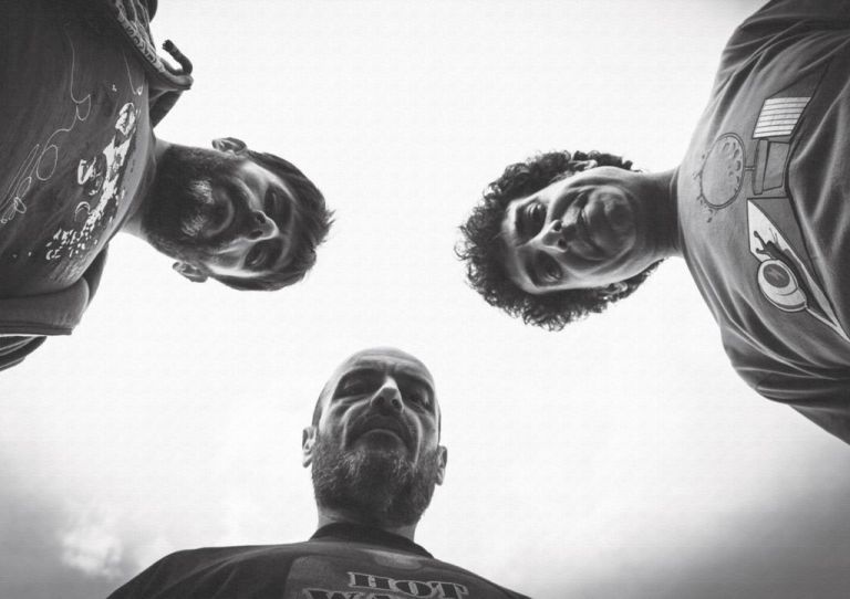 «Η γη που αφήνω»: Νέος δίσκος από τα Υπόγεια Ρεύματα