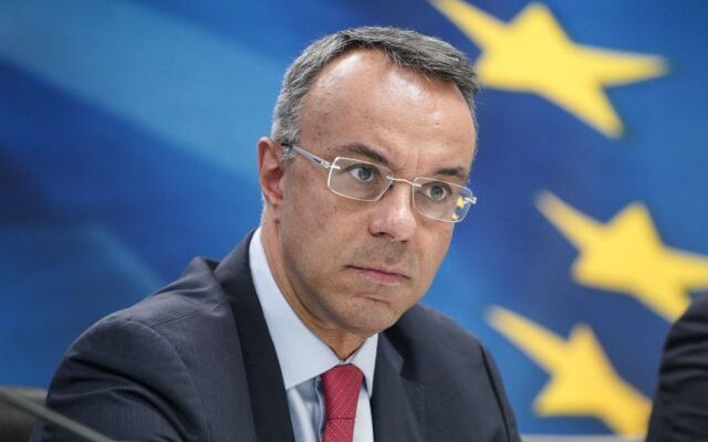 Finance minister announces pandemic aid to temper impact of new lockdown