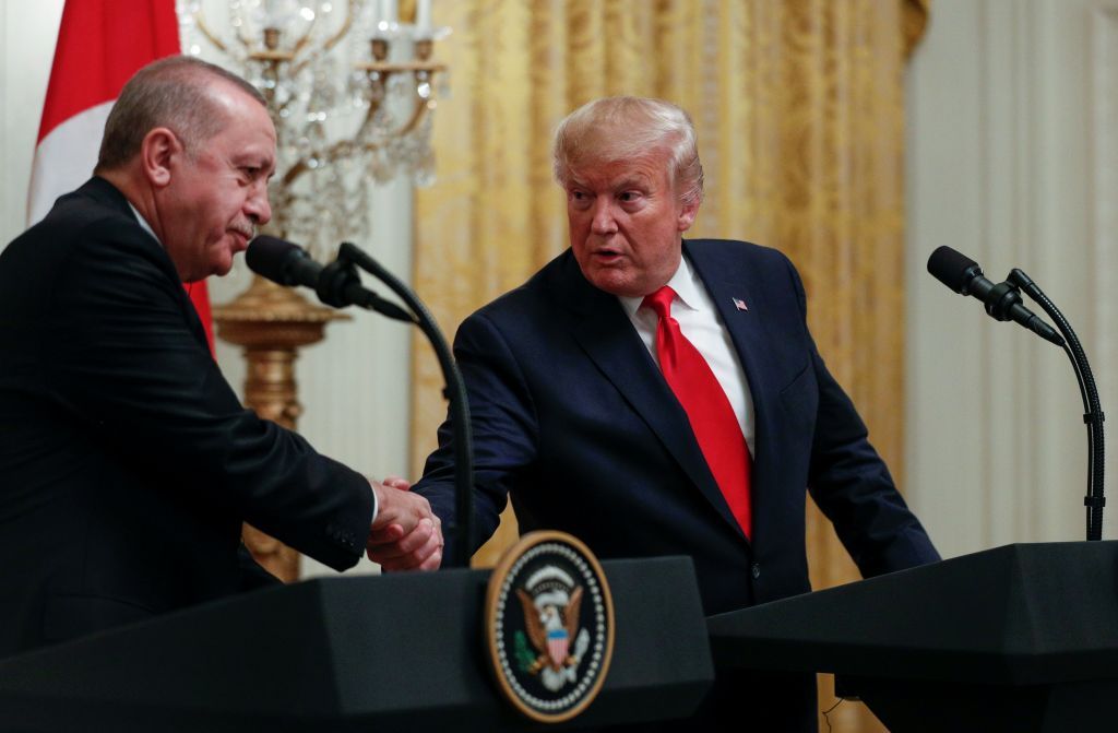 Ερντογάν : Ευχαρίστησε τον Τραμπ για τη «θερμή φιλία» του