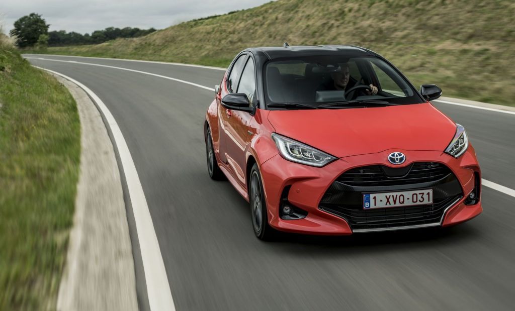 Η Toyota αυξάνει το μερίδιο αγοράς της χάρη στα υβριδικά μοντέλα
