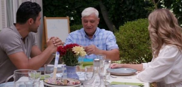 The Bachelor : Είναι ή όχι οι πραγματικοί γονείς του Παναγιώτη Βασιλάκου αυτοί που εμφανίστηκαν