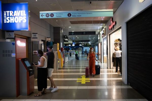 Lockdown : Τι αλλάζει στα καταστήματα των αεροδρομίων και στα σούπερ μάρκετ