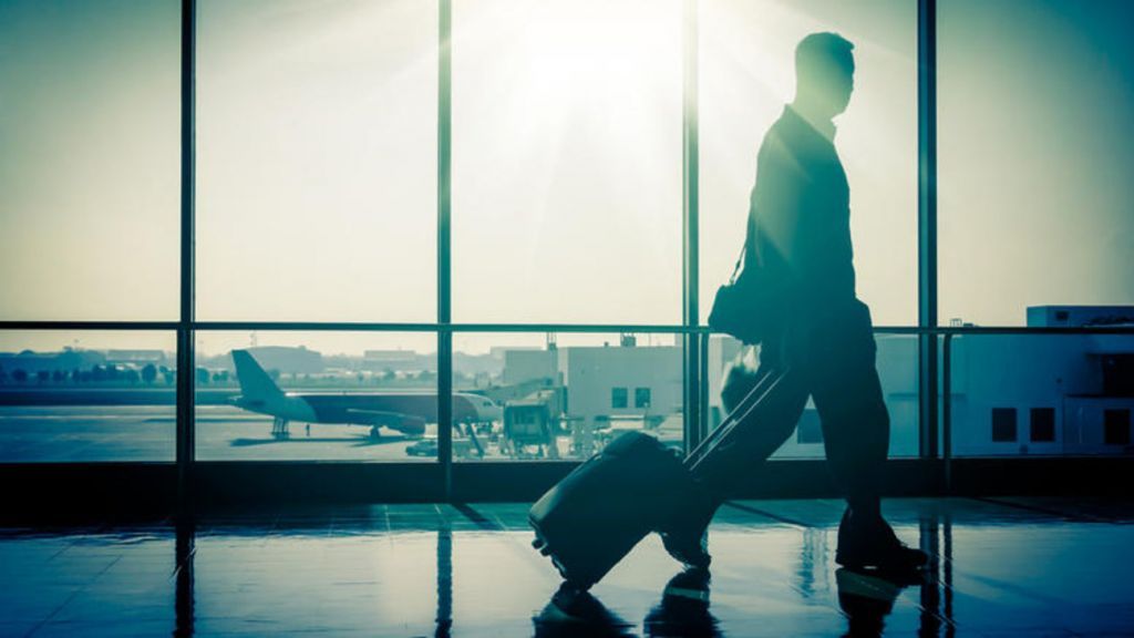 Μισός φόρος για όσους μεταφέρουν τη φορολογική έδρα τους στην Ελλάδα