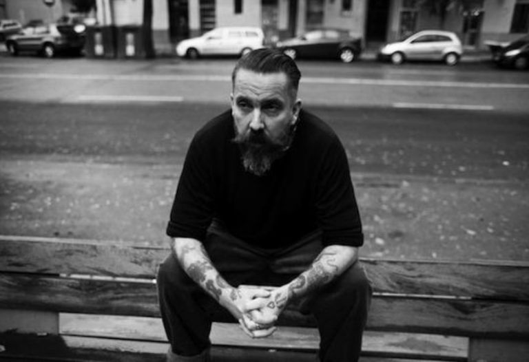«Andrew Weatherall – A Jockey Slut Tribute» : Ξεφυλλίζοντας τη ζωή του θρυλικού DJ
