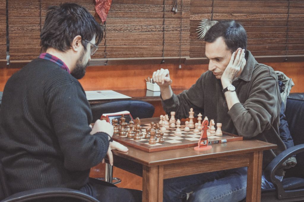 Σκακιστική Αθήνα: Τα σημεία της πόλης που πρέπει να ξέρεις αν μόλις ξεκίνησες σκάκι