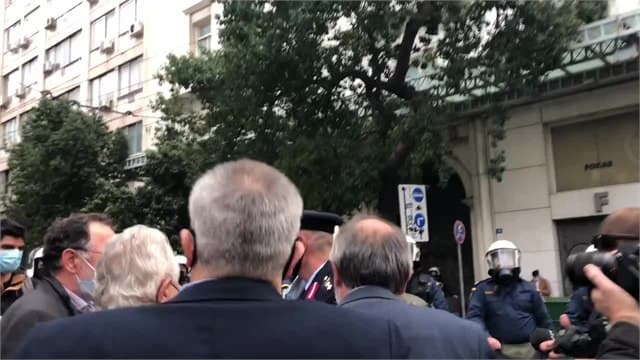 Καταγγελία : Δεν αφήνουν τους προσαχθέντες να επικοινωνήσουν με τους δικηγόρους τους