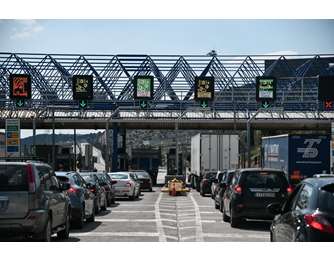 Lockdown : Πάνω από 70 χιλιάδες οχήματα πέρασαν τα διόδια των εθνικών οδών – Σαρωτικοί έλεγχοι