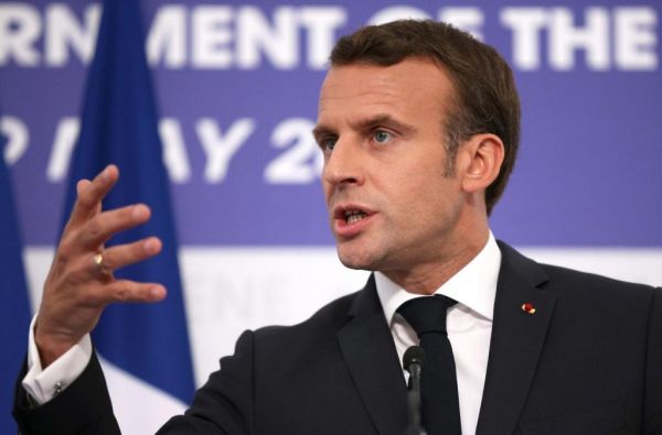 Μακρόν στους FT : Η Γαλλία μάχεται κατά του ισλαμικού αυτονομισμού, όχι κατά του Ισλάμ