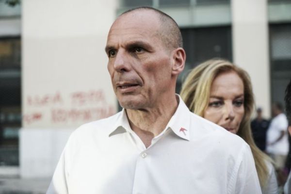 Άρθρο Βαρουφάκη στον Guardian: «Ο Μπάιντεν ευτυχώς νίκησε, αλλά…»