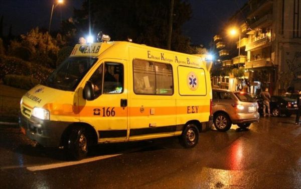 Πάτρα : Επεσε από μπαλκόνι πάνω σε αυτοκίνητο