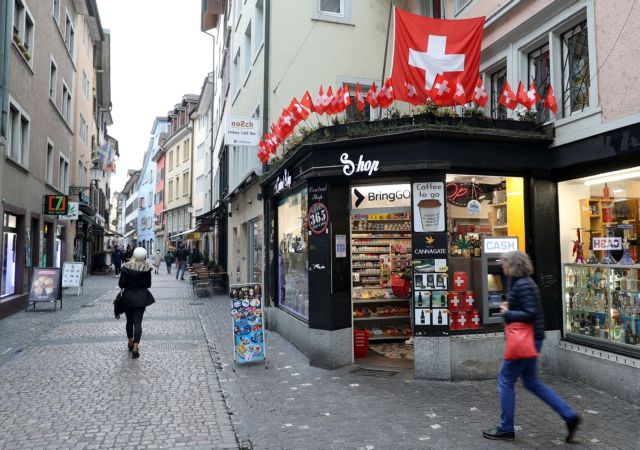 Κοροναϊός : Ξεπέρασαν τις 10.000 τα κρούσματα στην Ελβετία σε μία μέρα