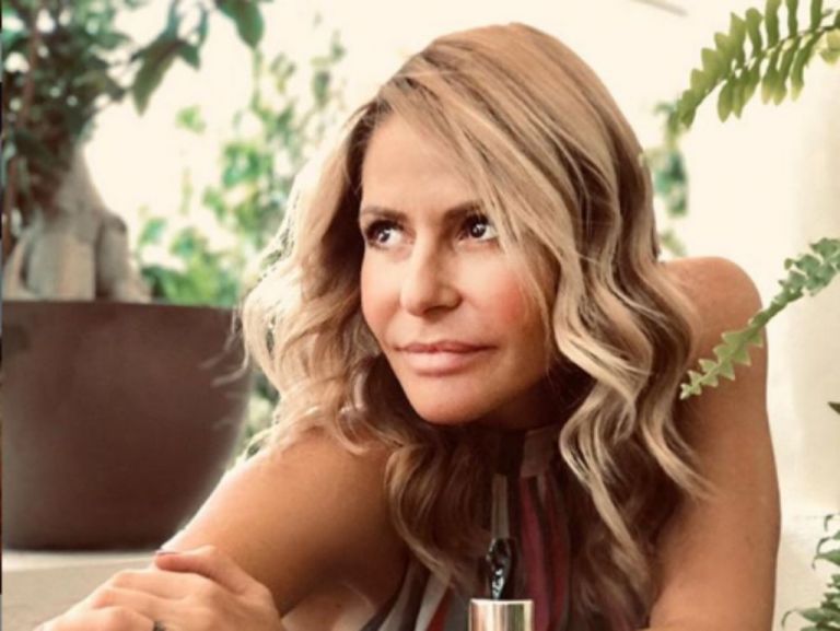 Τζένη Μπαλατσινού : Γιορτάζει τα γενέθλια της με όμορφα δώρα