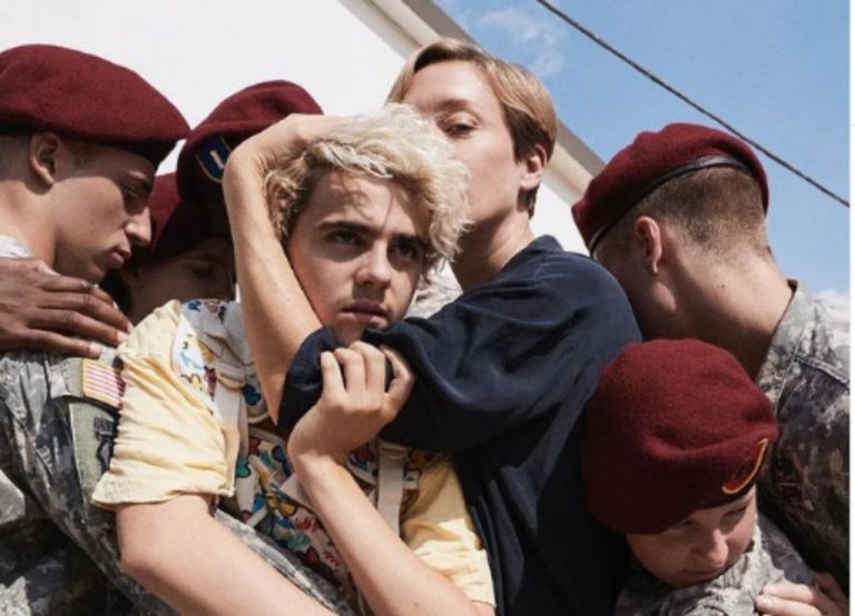 Κλοέ Σεβινί : Μιλάει για τον ρόλο της ζωής της στο «We Are Who We Are»