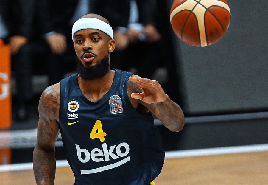 Νίκη στο φινάλε για την Φενέρ (82-81)