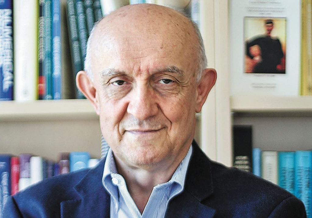 «Ο κορoναϊός θα είναι μαζί μας για πολύ καιρό»