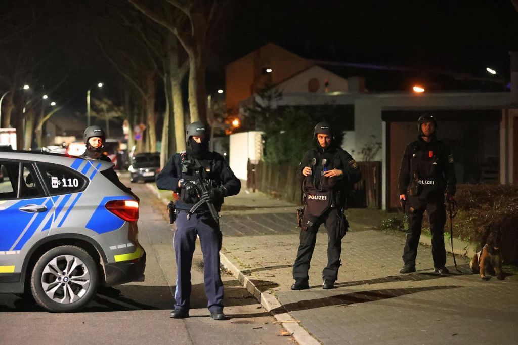 Γερμανικά ΜΜΕ : Στο περιβάλλον του δράστη τα θύματα της επίθεσης με μαχαίρι