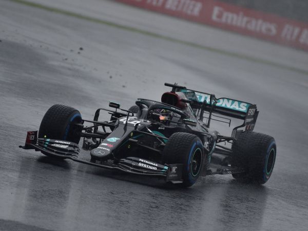 Formula 1 : Ισοφάρισε το ρεκόρ του Σουμάχερ ο Χάμιλτον – Κατέκτησε το 7ο πρωτάθλημα