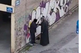 Κοζάνη : Σάλος για το βίντεο με ιερέα που χαστουκίζει πολίτη