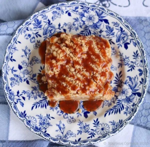Πανεύκολο, «εστιατορικό» apple crumble από τον pastry chef Αντώνη Σελέκο