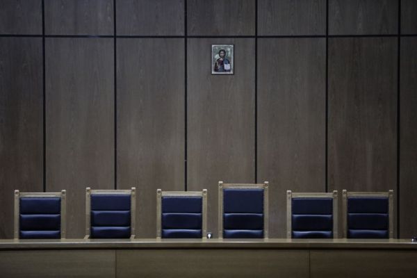 Κοροναϊός : Οι δικηγόροι ζητούν την πλήρη λειτουργία των δικαστηρίων