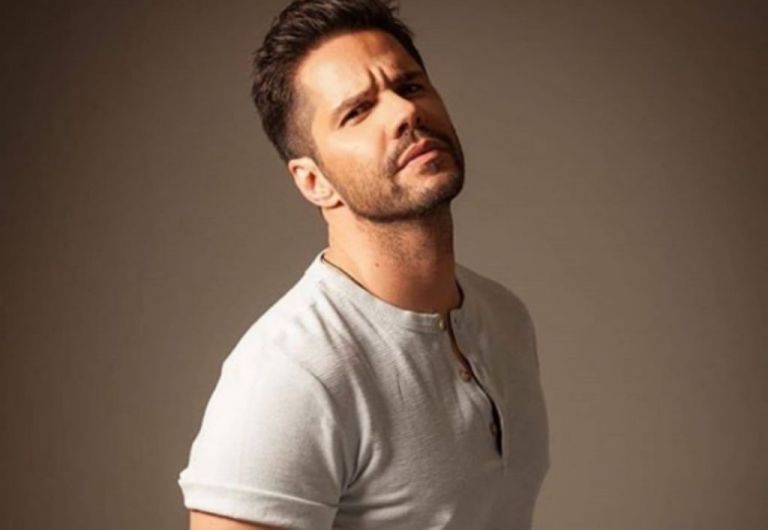 Γιώργος Τσαλίκης : Δείτε τον εντυπωσιακό χριστουγεννιάτικο στολισμό του σπιτιού του