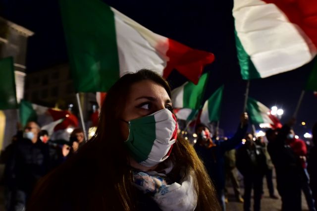 Κοροναϊός : Σε τρεις περιοχές επικινδυνότητας χωρίστηκε η Ιταλία