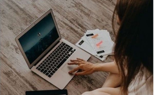 Αυτό είναι τo ιδανικό μακιγιάζ για την τηλεδιάσκεψη